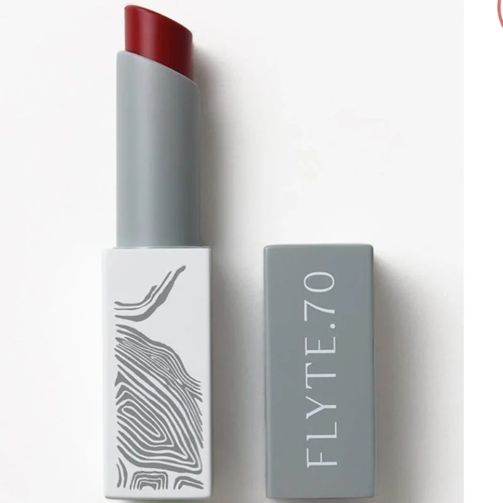 NIB FLYTE.70 B+B LipBlot-Red Skies